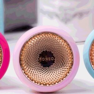 Le nettoyage de la peau et de l'acné avec Foreo
